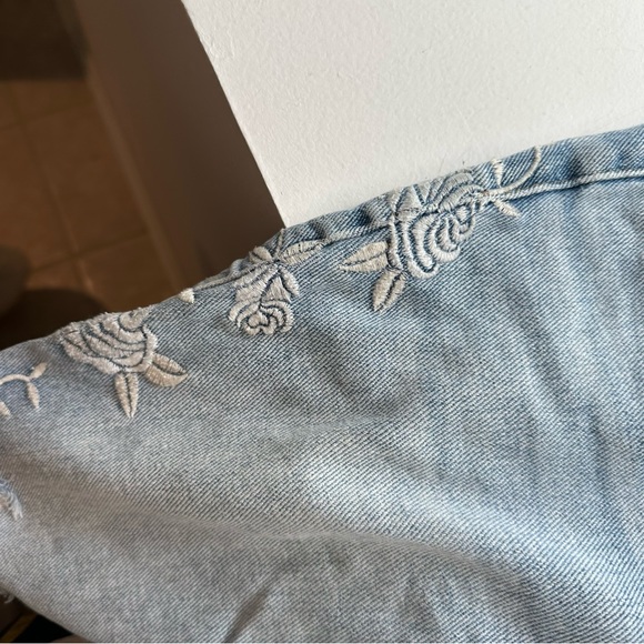 PACSUN Light Wash Floral Distressed Mom Jeans - Picture 3 of 7